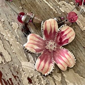 Flower Necklace and Earring Set in Pink/Silver